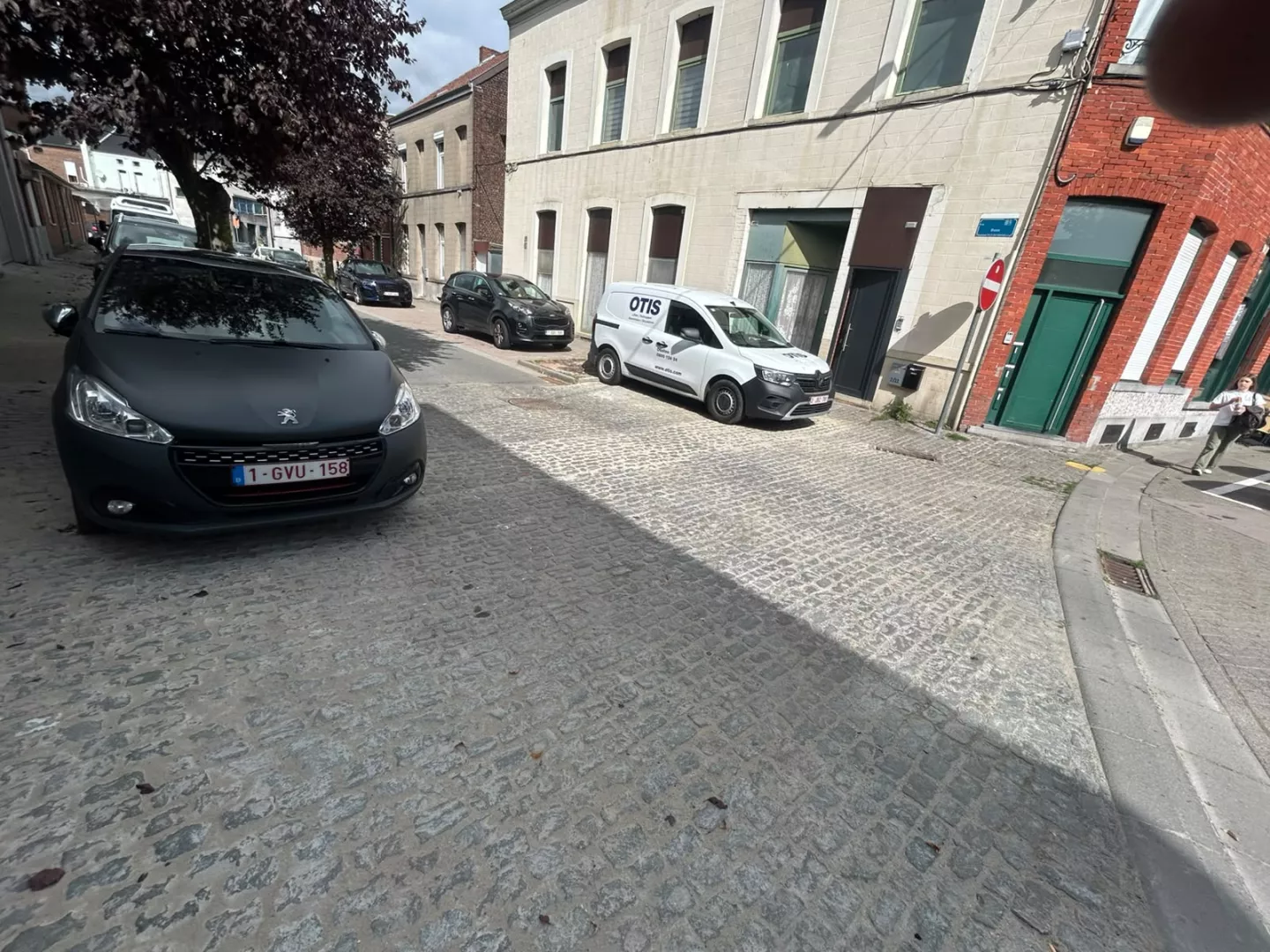 Pose de câbles électriques et pavage à Péruwelz